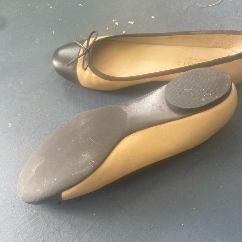 Talbots flats - Picture 2 of 2